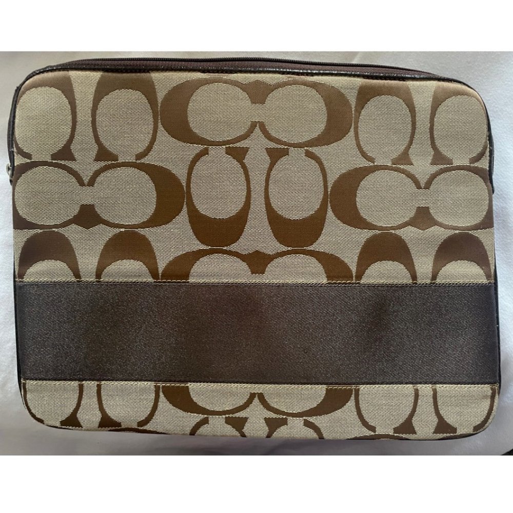 Coach Laptop Sleeve Signature Canvas Gem